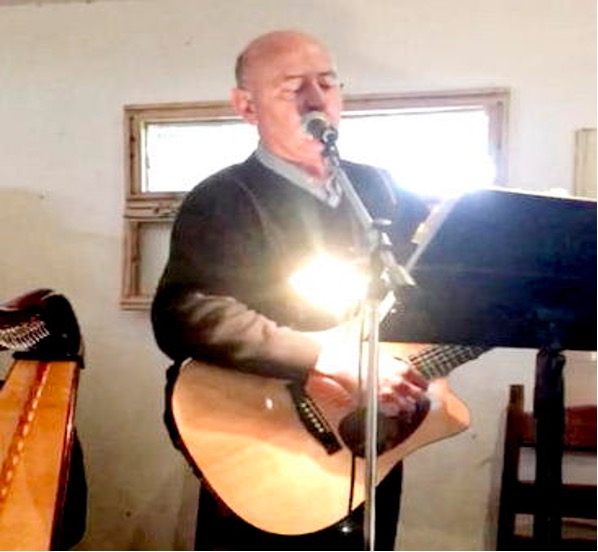 Photo of Kieran Cummins performing