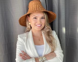 CFLS_Chelsea Gladstone